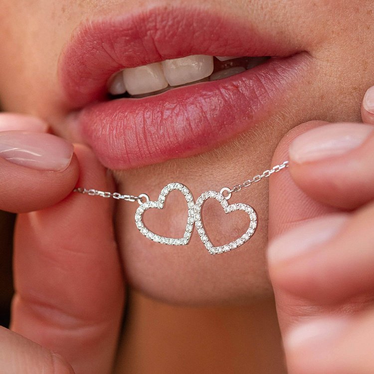 Золотое колье "Сердечки" с бриллиантами 738631121 от ювелирного магазина Оникс - 1