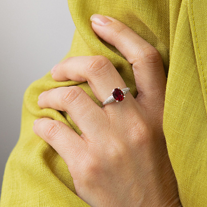 Срібна каблучка з синт. рубіном та фіанітами 1327/1p-HRUB №5