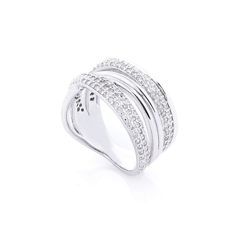 Серебряное кольцо с фианитами 111827 от ювелирного магазина Оникс