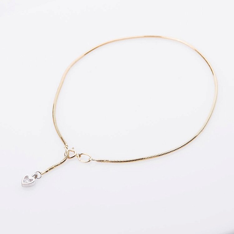 Золотой браслет на ногу с фианитом б01804 от ювелирного магазина Оникс