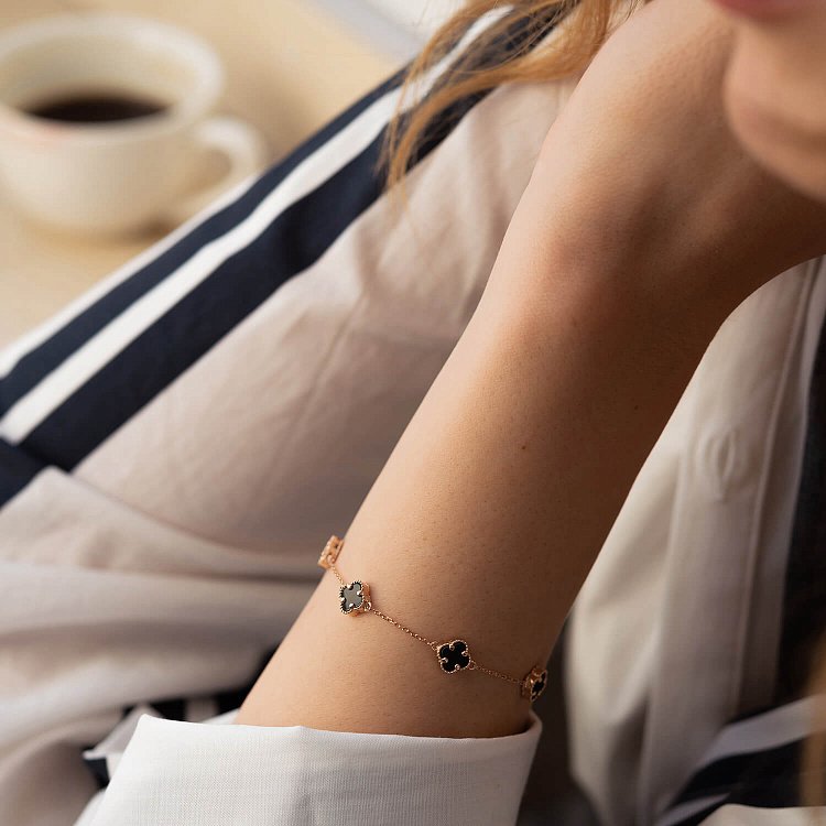 Браслет "Клевер" с ониксом mini (красное золото) б05247 от ювелирного магазина Оникс - 4