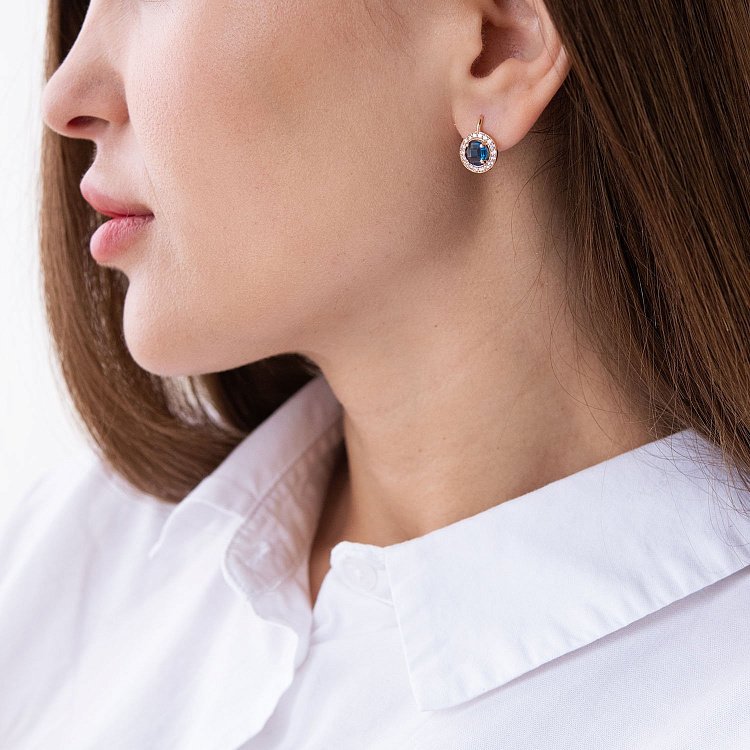 Золотые серьги с голубыми и белыми фианитами с07466 от ювелирного магазина Оникс - 1