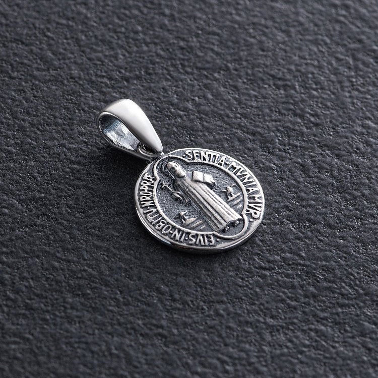 Серебряная подвеска св. Бенедикт 131554 от ювелирного магазина Оникс