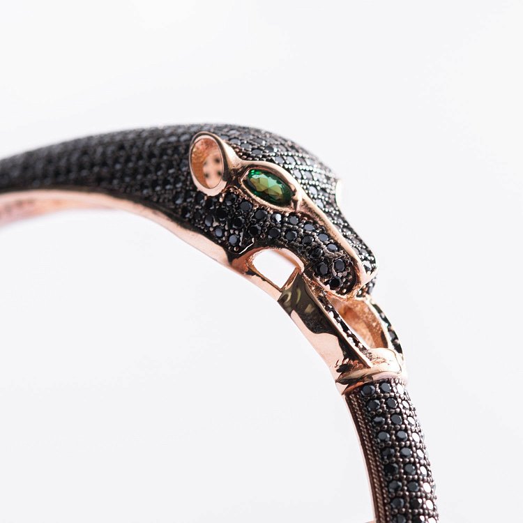 Жесткий золотой браслет "Пантера" с фианитами б03807 от ювелирного магазина Оникс - 2