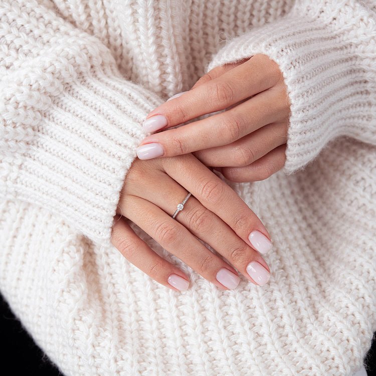 Золотое кольцо с бриллиантами R12009Daj - 1 Золотое кольцо с бриллиантами R12009Daj от ювелирного магазина Оникс - 1