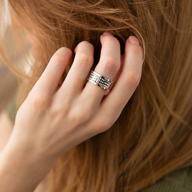 Кольцо "Gina" в белом золоте к07412 от ювелирного магазина Оникс - 2