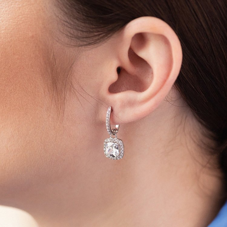 Серебряные серьги с белыми фианитами 122923 от ювелирного магазина Оникс - 2