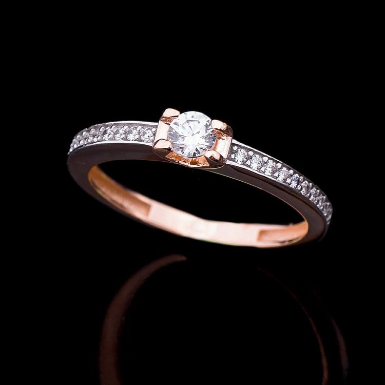 Золотое помолвочное кольцо с фианитами к03841 от ювелирного магазина Оникс - 1