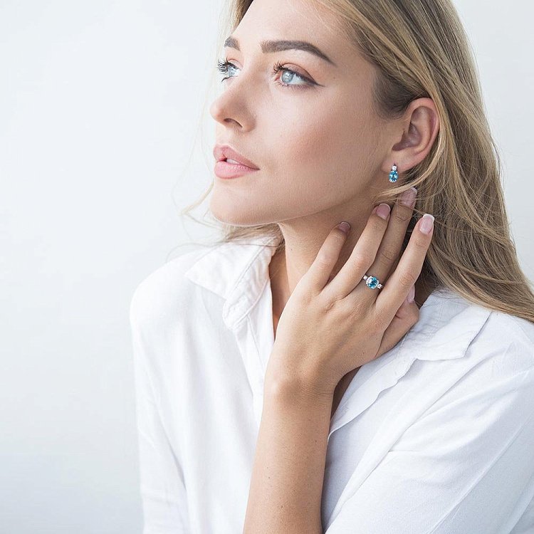 Золотое кольцо с голубым топазом и фианитами к04641 от ювелирного магазина Оникс - 5