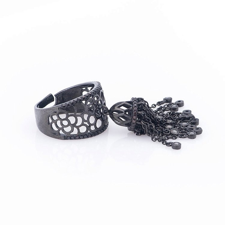 Серебряное кольцо с фианитами (оксидирование) 111894 от ювелирного магазина Оникс - 1