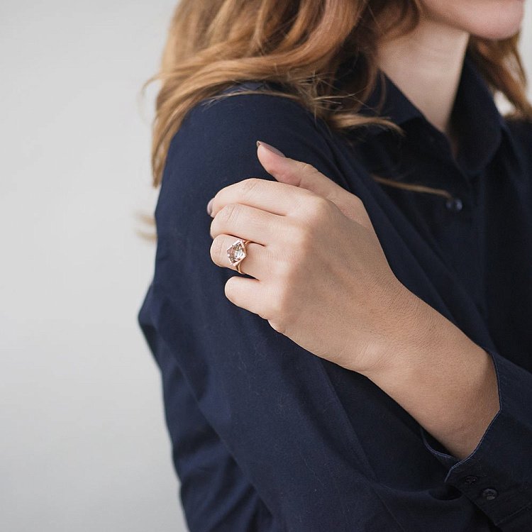 Золота каблучка з аметистом і фіанітами 14032380 від ювелірного магазину Онікс - 5