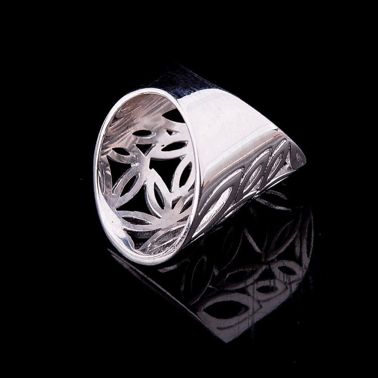 Серебряное кольцо 111740 от ювелирного магазина Оникс - 2