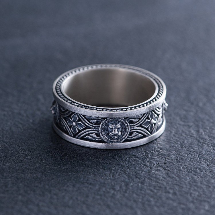 Срібна текстурна каблучка "Лев" 1180 від ювелірного магазину Онікс - 2