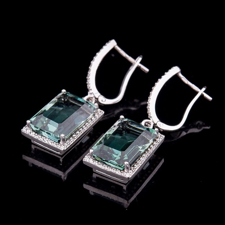 Срібні сережки з фіанітами 121130 від ювелірного магазину Онікс - 1