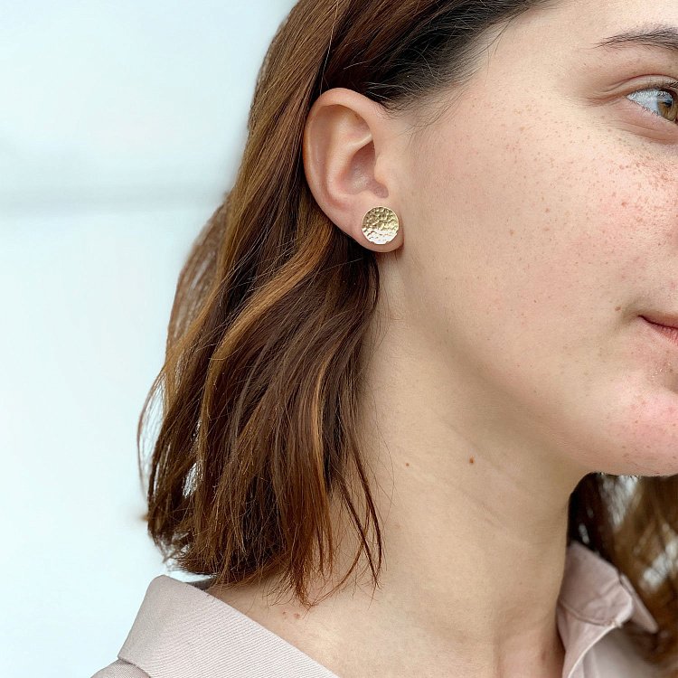 Золотые серьги-пусеты "Солнечные зайчики" с06737 от ювелирного магазина Оникс - 4