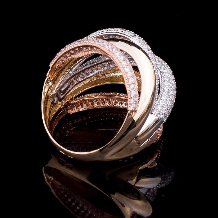 Эксклюзивное кольцо из белого, желтого и красного золота к03924 от ювелирного магазина Оникс - 1
