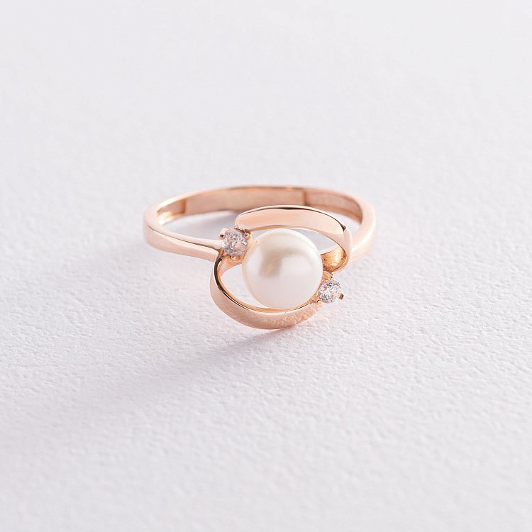 Золотое кольцо с жемчугом и фианитами к05500 от ювелирного магазина Оникс