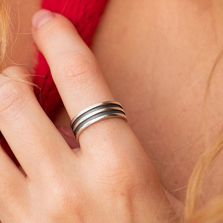 Срібна каблучка "Лінії" 11094 від ювелірного магазину Онікс - 3