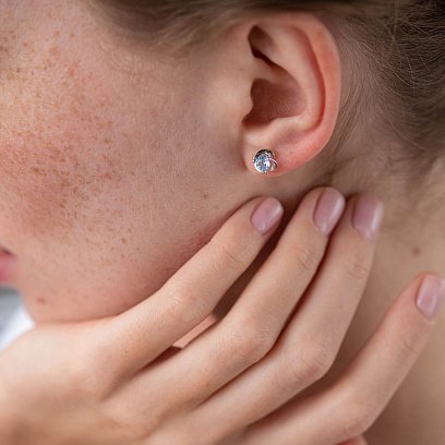 Золотые серьги-пусеты с голубым топазом с02404 №6