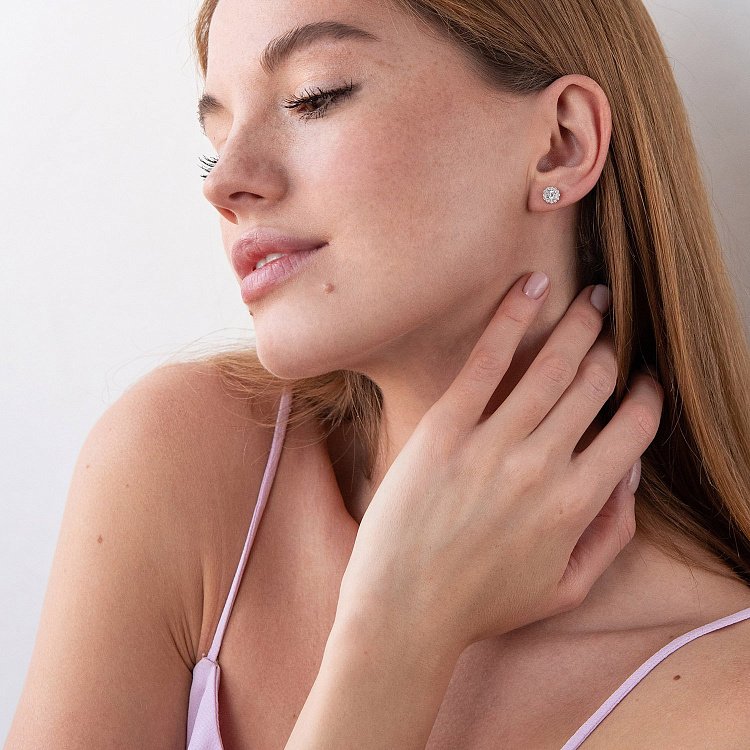 Золотые серьги - пусеты с бриллиантами 102-10121(3.0) от ювелирного магазина Оникс - 2