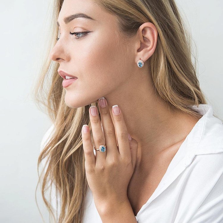 Золотое кольцо с голубым топазом и фианитами к04659 - 4 Золотое кольцо с голубым топазом и фианитами к04659 от ювелирного магазина Оникс - 4