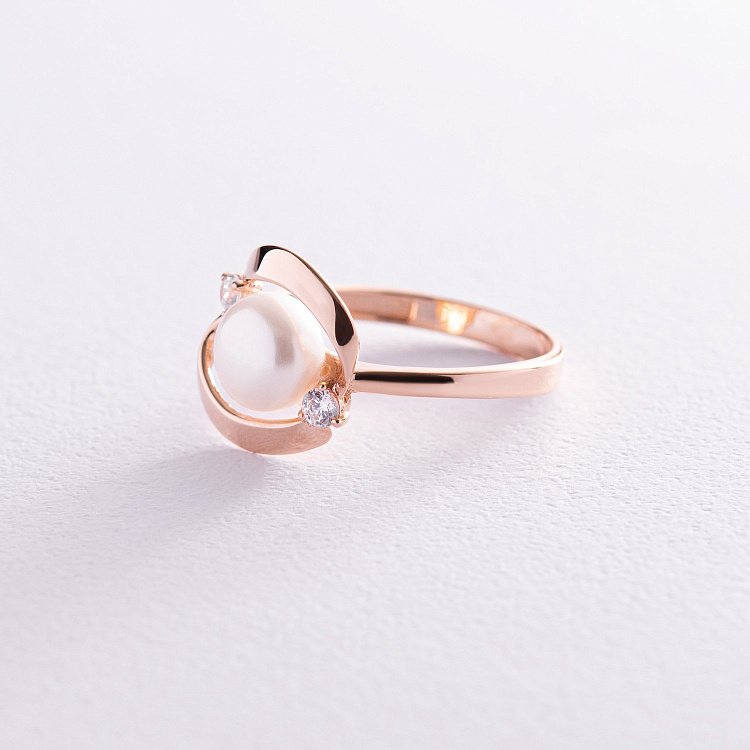 Золота каблучка з перлиною і фіанітами к07211 від ювелірного магазину Онікс - 2