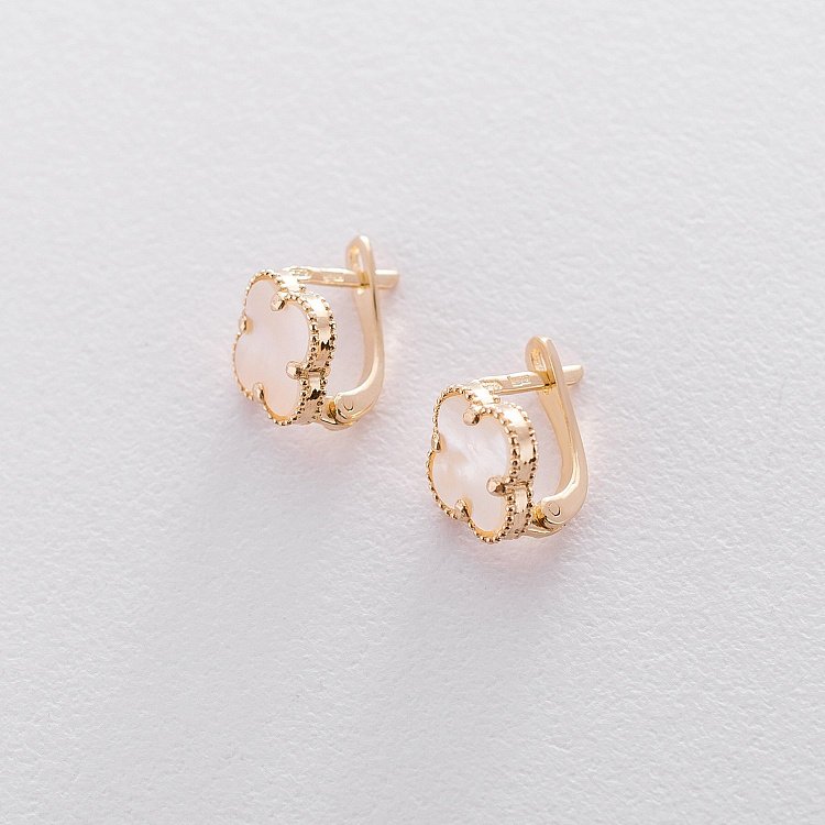 Серьги из желтого золота "Клевер" с перламутром с05061 от ювелирного магазина Оникс - 2