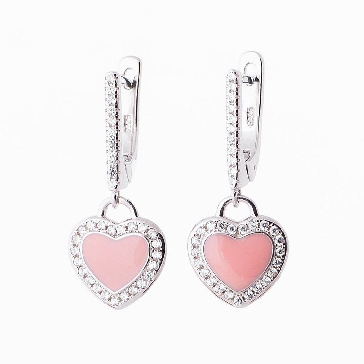 Серебряные серьги сердечки с фианитами 122037 от ювелирного магазина Оникс