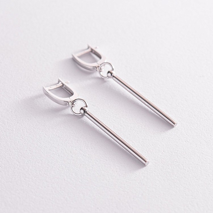 Сережки "Ідеал" у білому золоті с07813 від ювелірного магазину Онікс