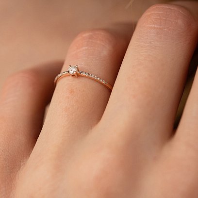 Помолвочное золотое кольцо с бриллиантами 227592421 №4