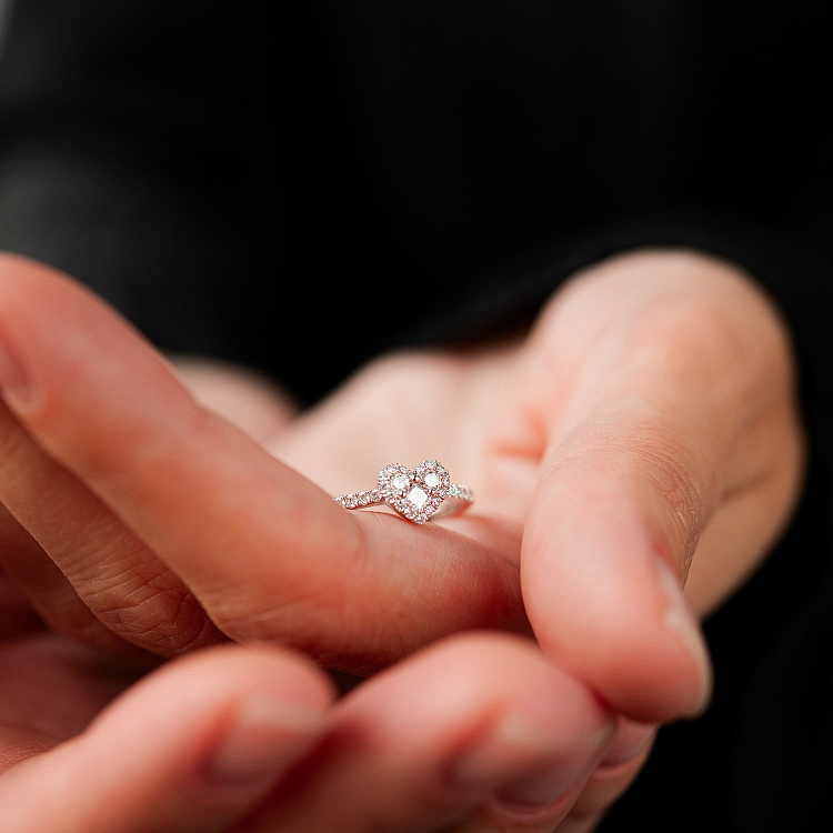 Золота каблучка "Сердечко" (діаманти) кб0652cha від ювелірного магазину Онікс - 4