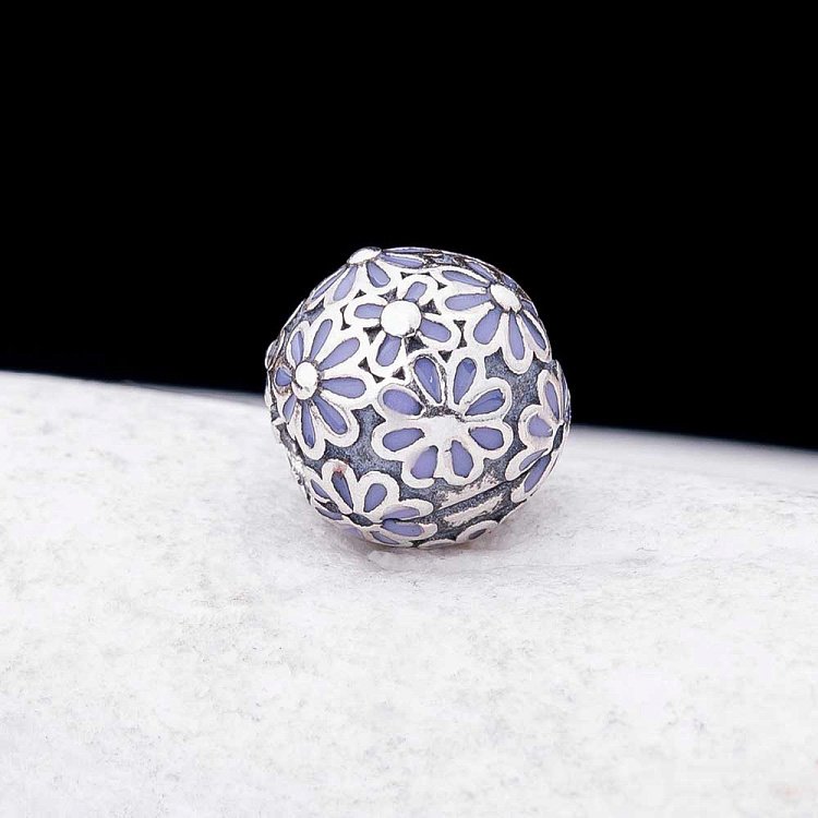 Серебряный шарм "Цветочки" с эмалью 132309ф от ювелирного магазина Оникс