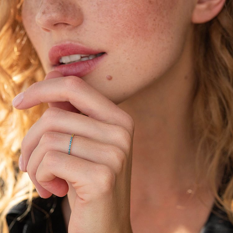 Золотое кольцо с голубыми и желтыми бриллиантами 226931121 от ювелирного магазина Оникс - 3