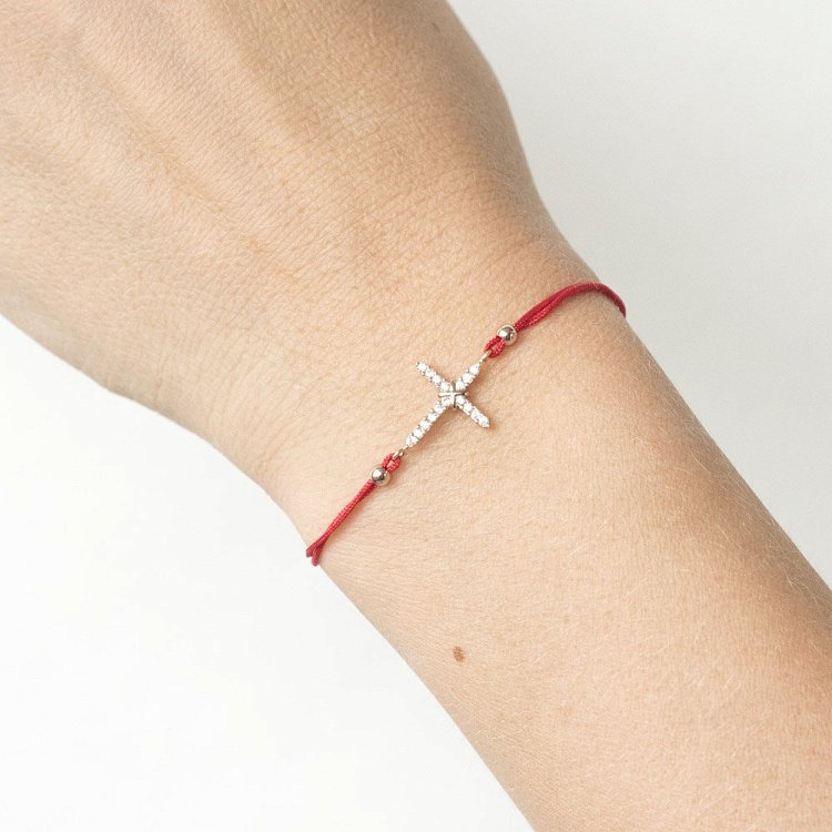Браслет с красной нитью, знак - крестик с фианитами б02850 от ювелирного магазина Оникс