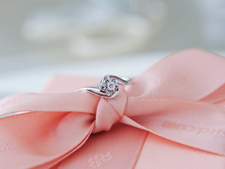 Золота заручальна каблучка з діамантом zberdh47 від ювелірного магазину Онікс - 6