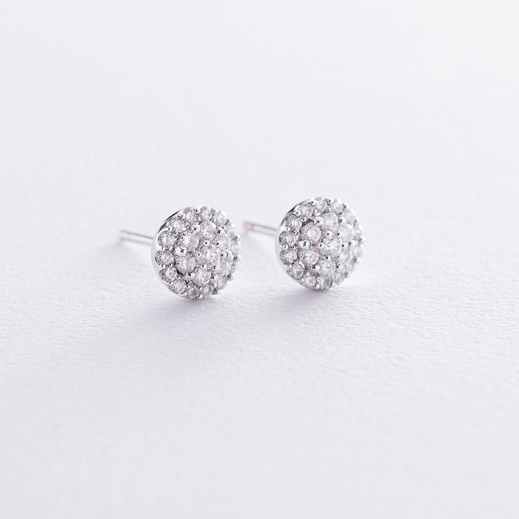 Золотые серьги-пусеты с бриллиантами с240d Золотые серьги-пусеты с бриллиантами с240d от ювелирного магазина Оникс