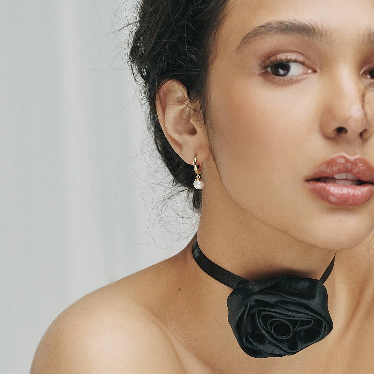 Сережки - кільця з перлами (жовте золото) с08359 від ювелірного магазину Онікс - 8