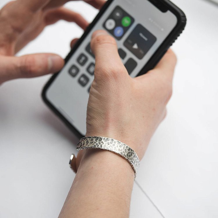 Жорсткий срібний браслет 141240 від ювелірного магазину Онікс - 5