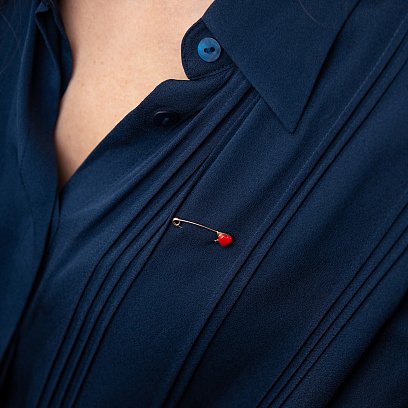 Золотая детская булавка "Сердечко" с эмалью зак00158 №3