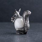 Серебряная фигура ручной работы "Белка с орешком" 23179ф от ювелирного магазина Оникс - 3