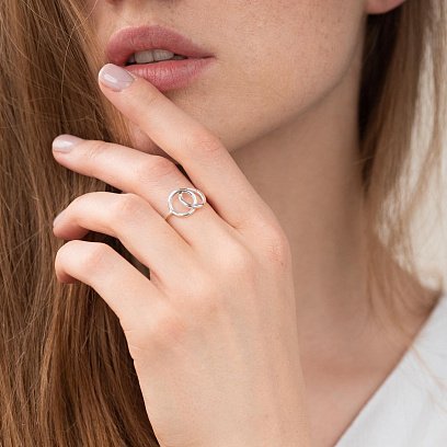 Срібна каблучка "Перетин кілець" 112522 №2