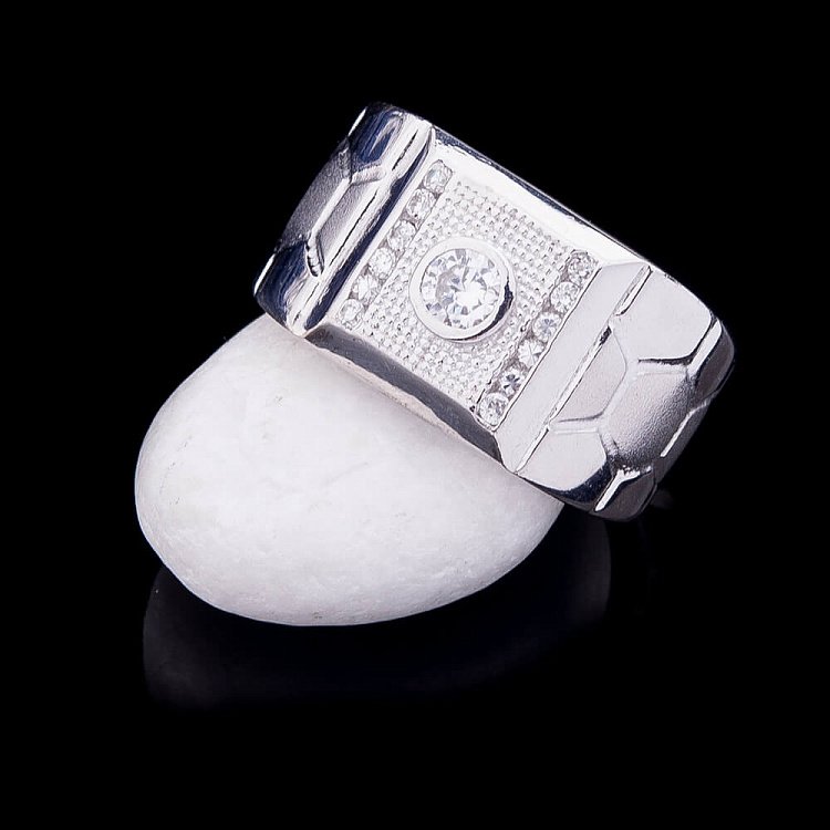 Серебряная печатка с фианитами 111406 от ювелирного магазина Оникс - 2