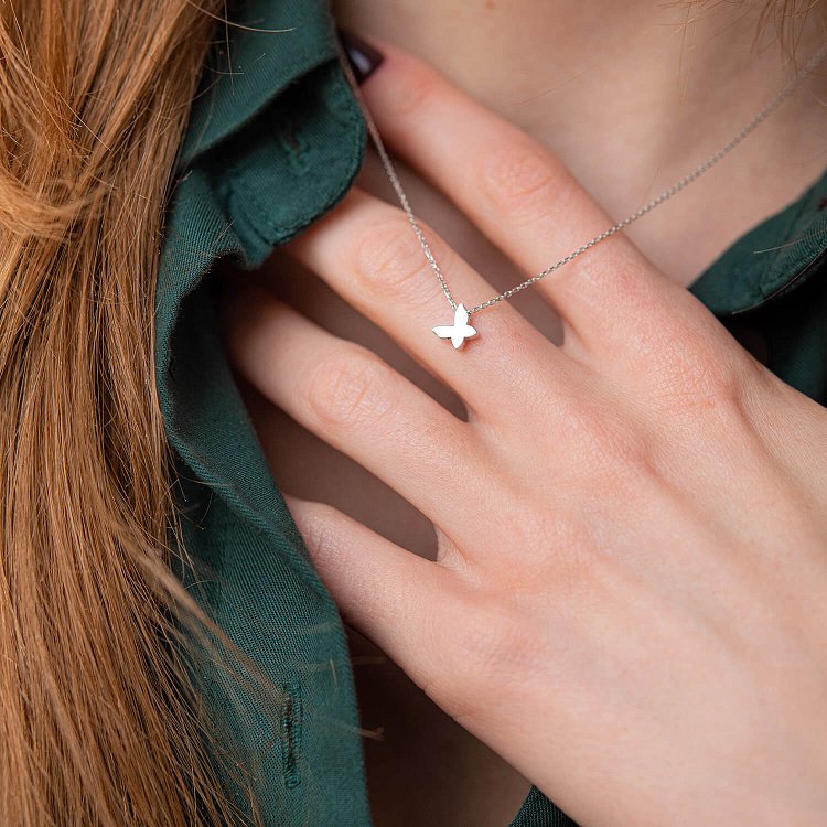 Колье "Бабочка" в белом золоте кол02148 от ювелирного магазина Оникс - 1