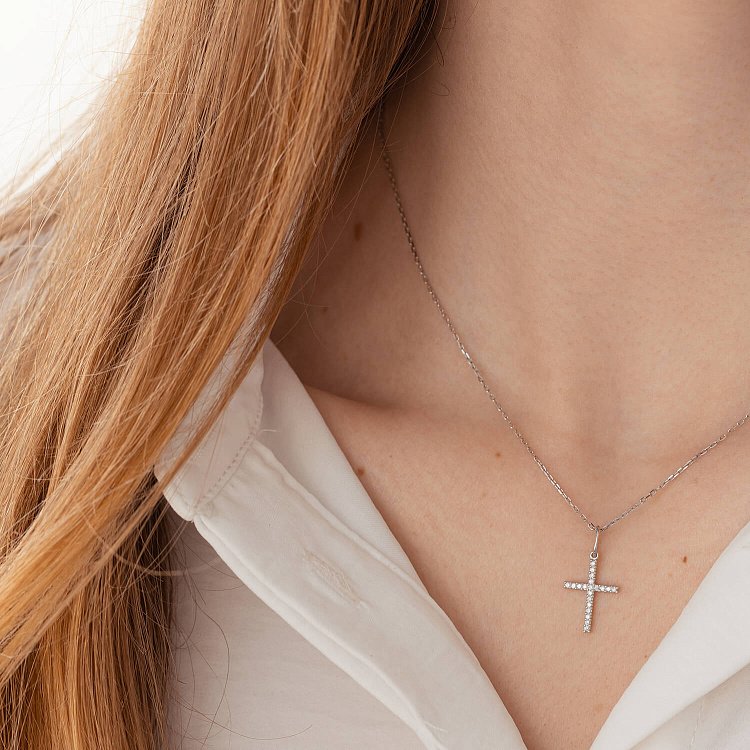 Крестик в белом золоте с бриллиантами 18171121 от ювелирного магазина Оникс - 1