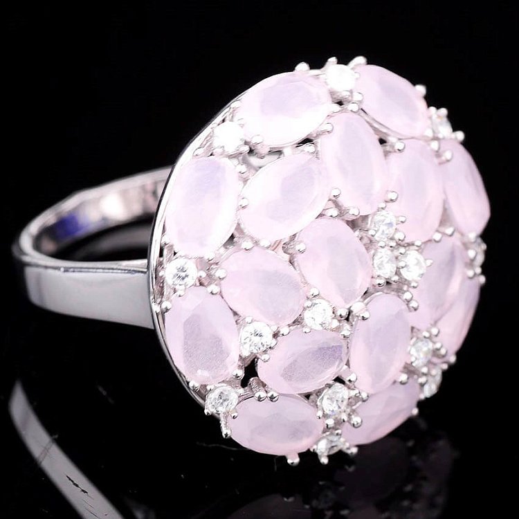 Срібний перстень з фіанітами 111583 від ювелірного магазину Онікс