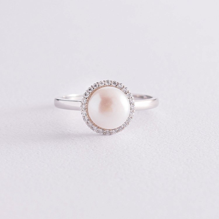 Серебряное кольцо с жемчугом и фианитами 1806/1р-PWT от ювелирного магазина Оникс