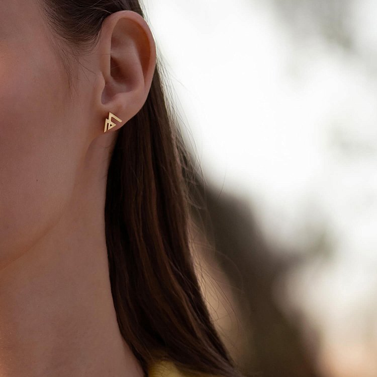 Сережки - пусети "Гори" в жовтому золоті с07574 від ювелірного магазину Онікс - 3