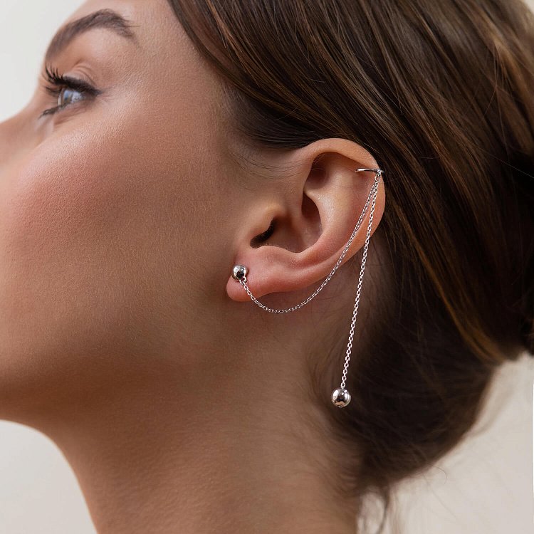 Асимметричные серьги - пусеты "Шарики" в серебре (серьга - каффа) 902-01400 от ювелирного магазина Оникс - 6