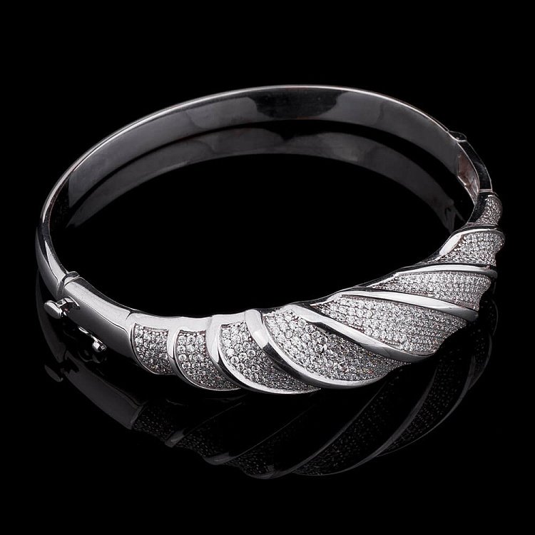 Женский браслет с фианитами б00928 от ювелирного магазина Оникс