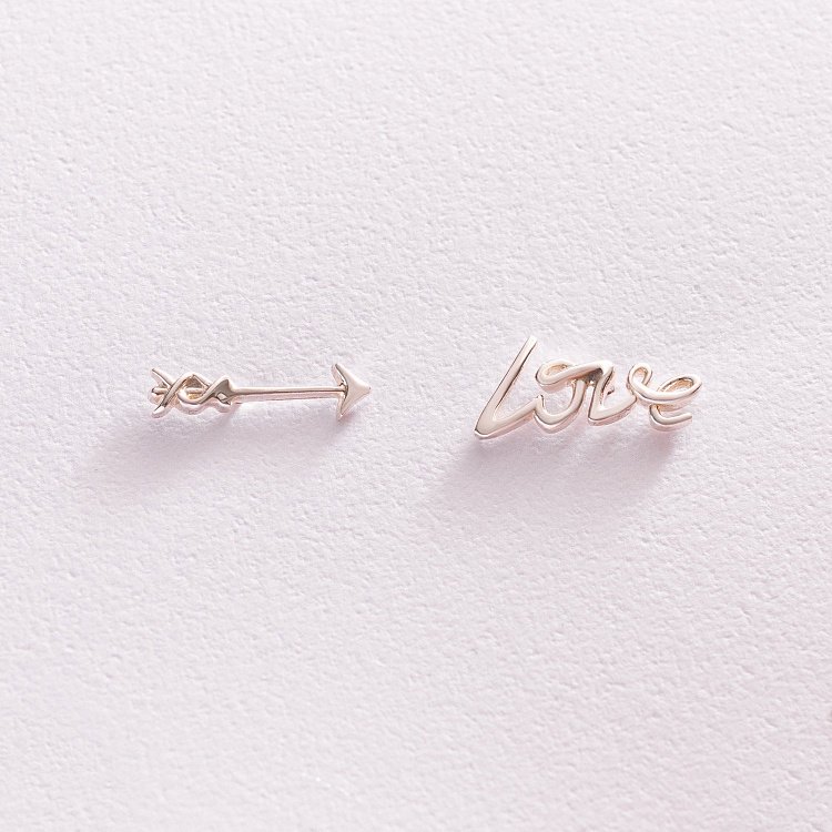 Серьги - пусеты "Love" в серебре 123063 от ювелирного магазина Оникс